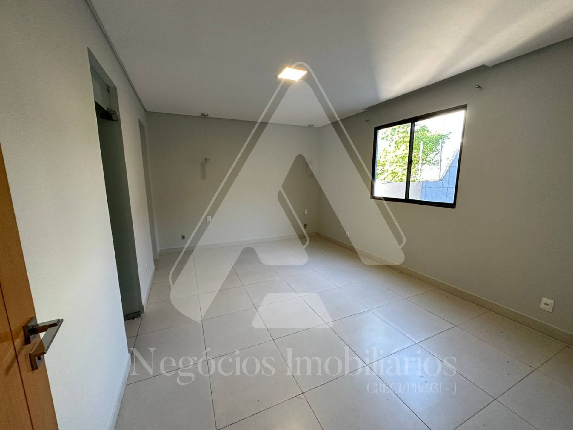 Casa à venda com 5 quartos, 340m² - Foto 9