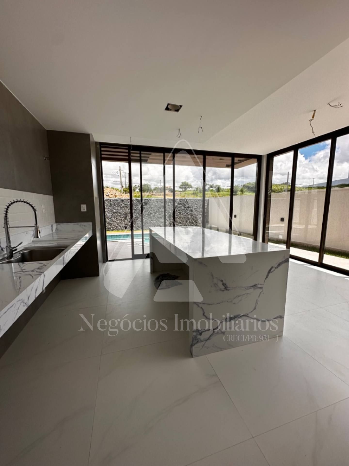 Casa de Condomínio à venda com 5 quartos, 323m² - Foto 10