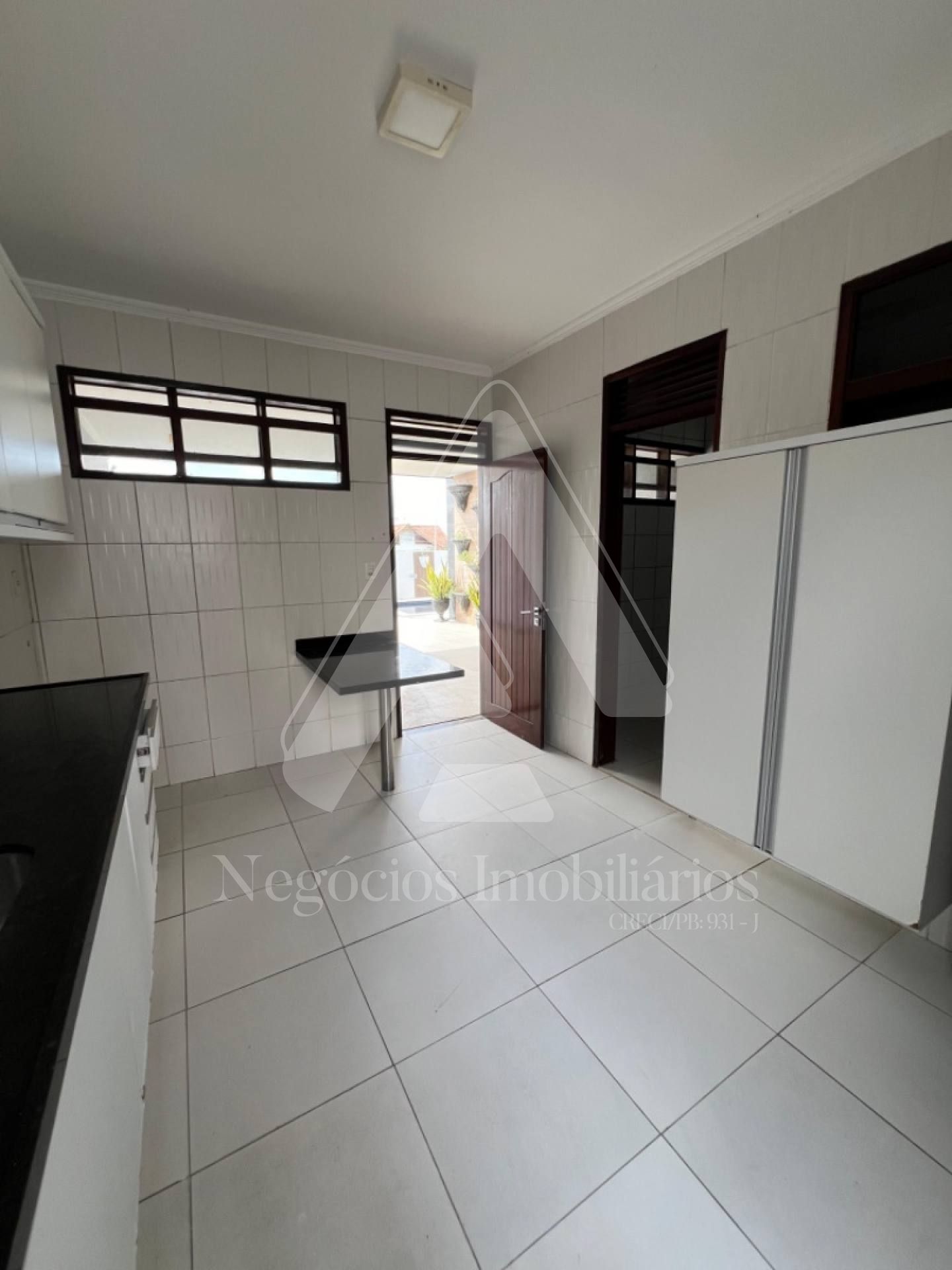 Casa à venda com 4 quartos, 270m² - Foto 17