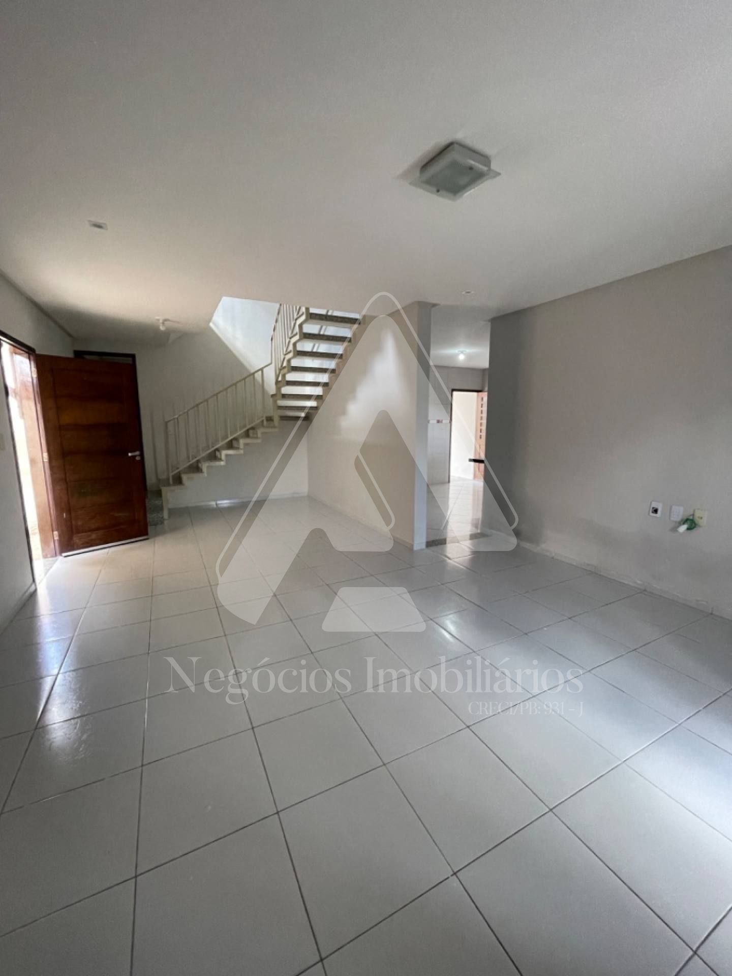 Casa à venda com 4 quartos, 250m² - Foto 4