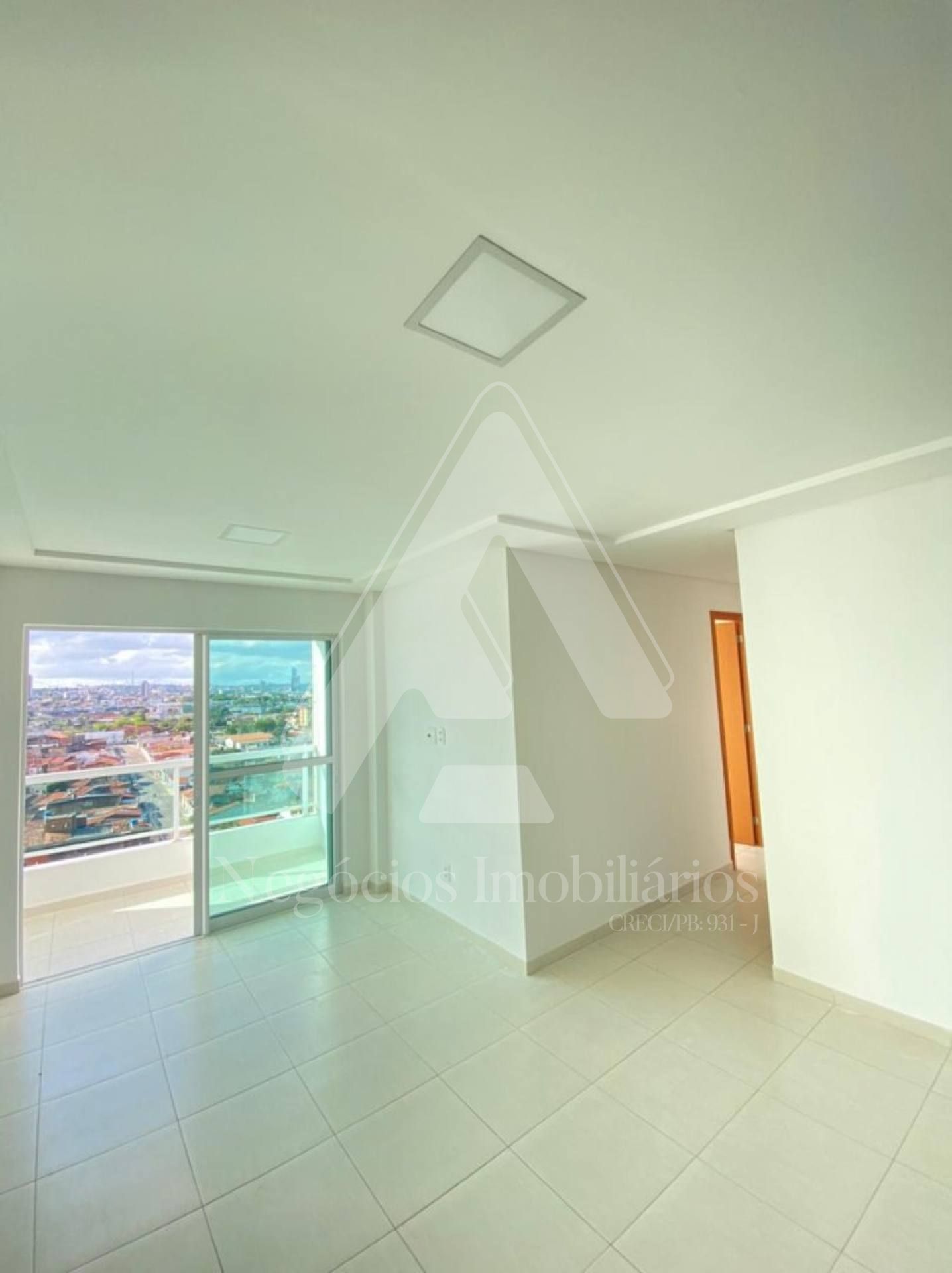 Apartamento à venda com 3 quartos, 69m² - Foto 2