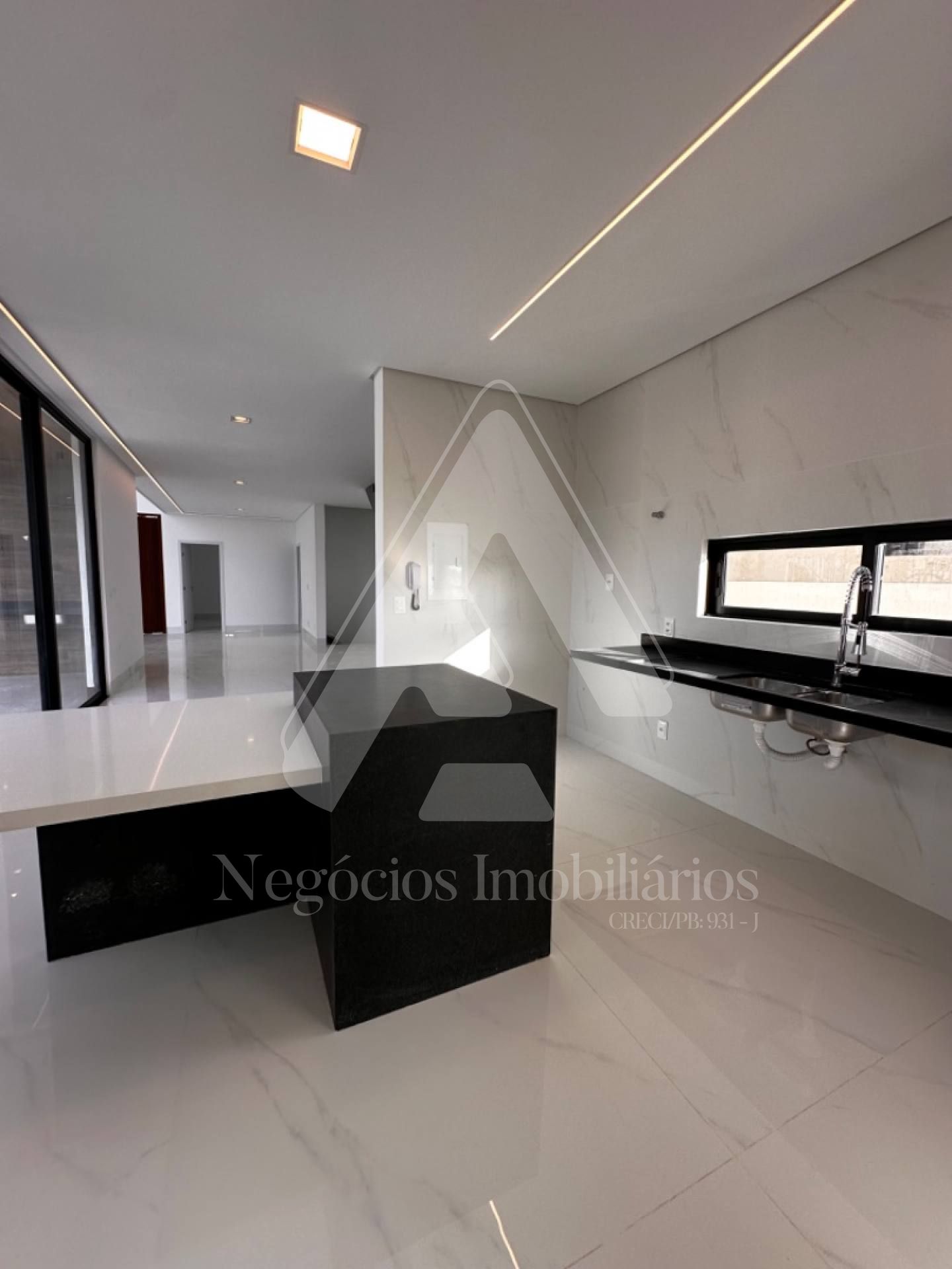 Casa de Condomínio à venda com 4 quartos, 420m² - Foto 3