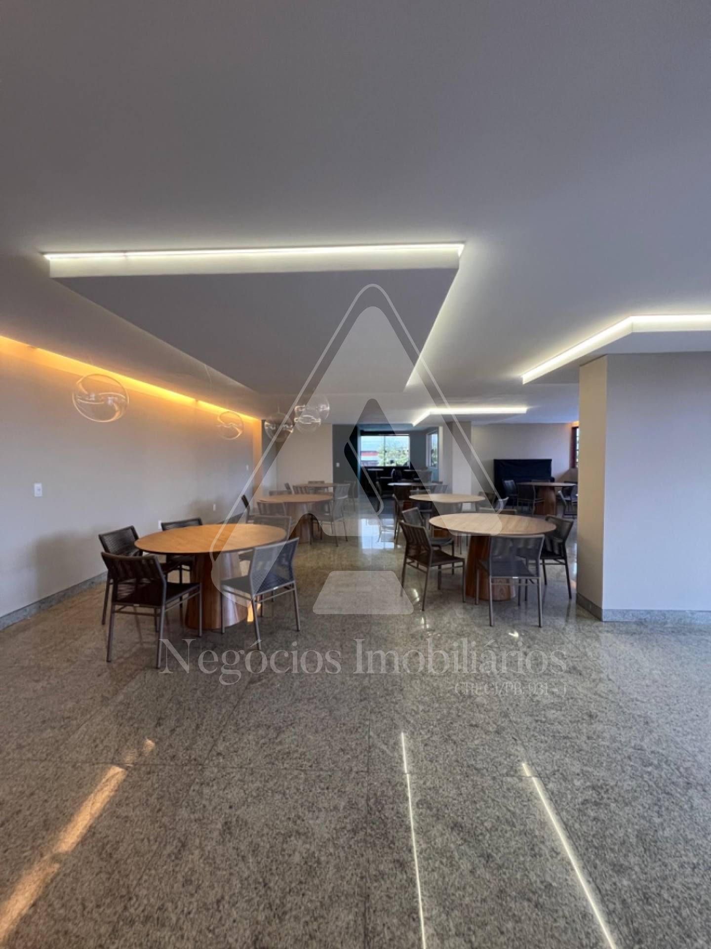 Apartamento à venda com 4 quartos, 260m² - Foto 13