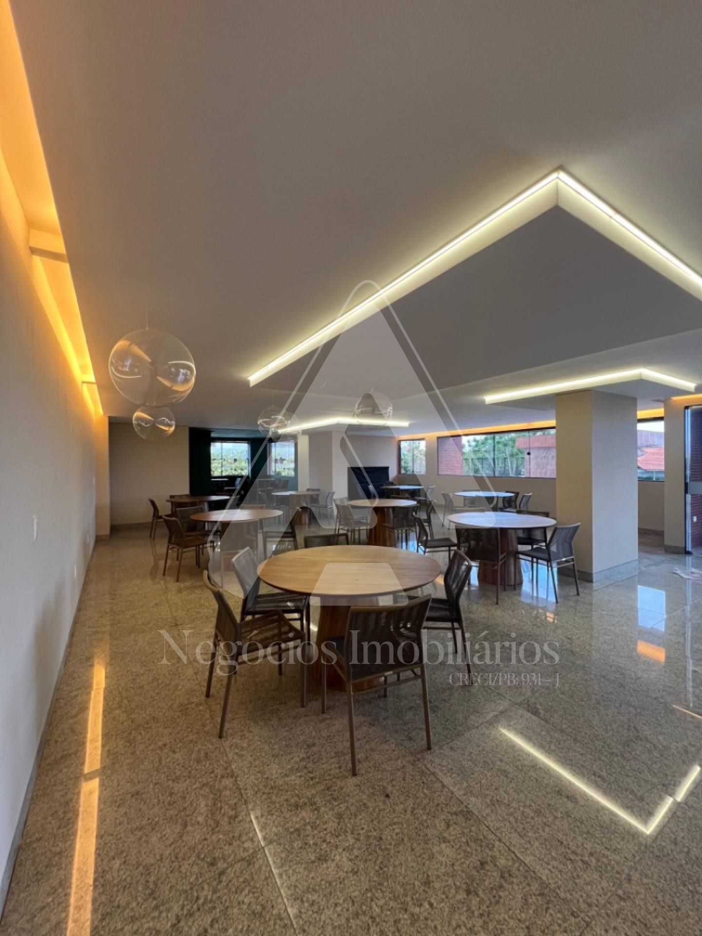 Apartamento à venda com 4 quartos, 260m² - Foto 18