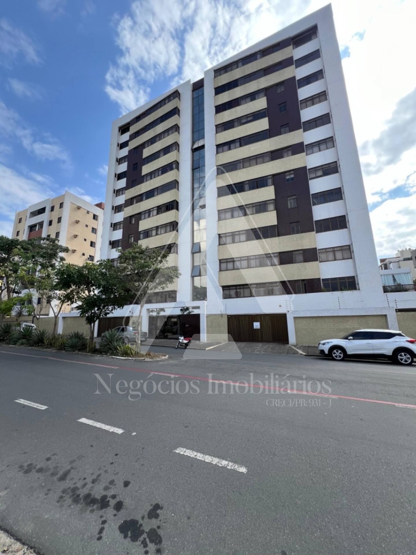 Apartamento à venda com 3 quartos, 144m² - Foto 1