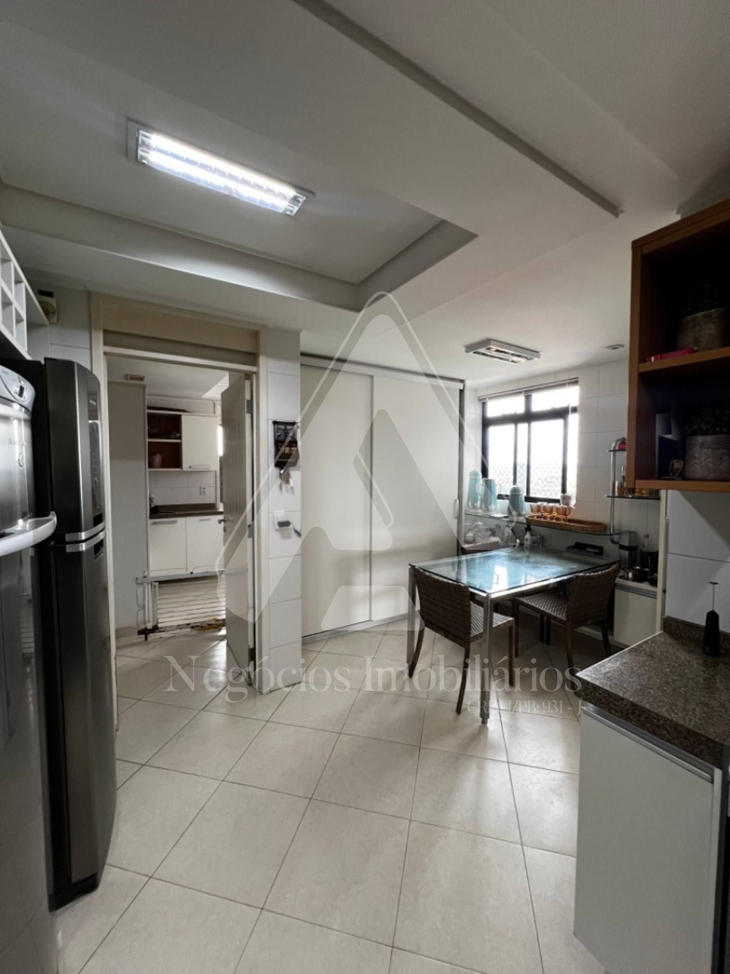 Apartamento à venda com 3 quartos, 220m² - Foto 14