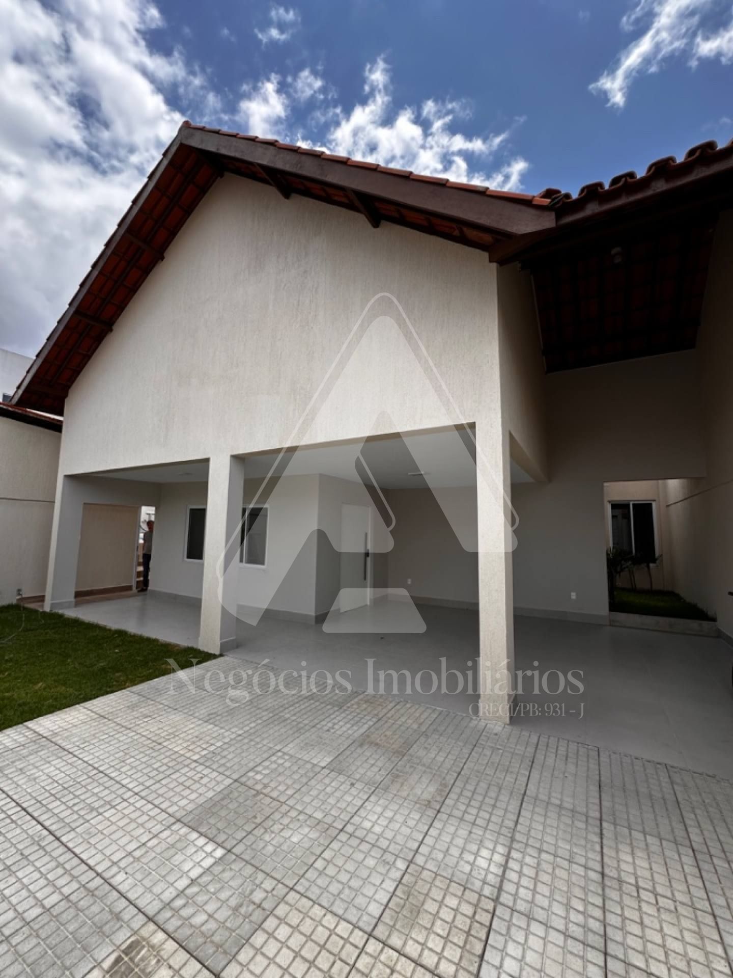 Casa à venda com 4 quartos, 720m² - Foto 1