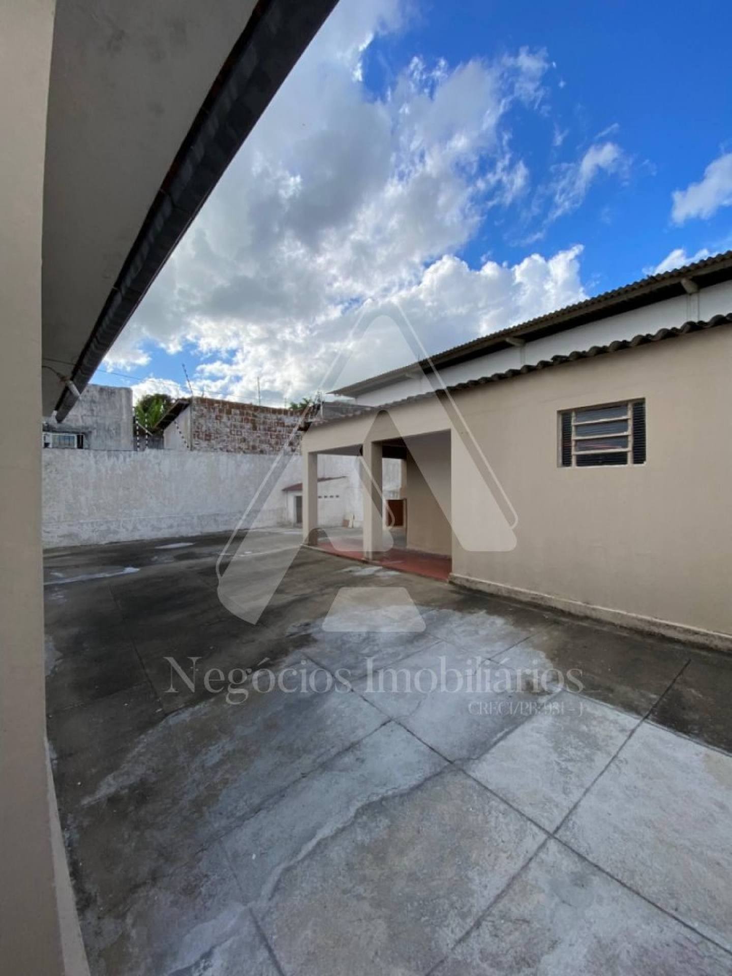 Casa para alugar com 3 quartos, 360m² - Foto 3