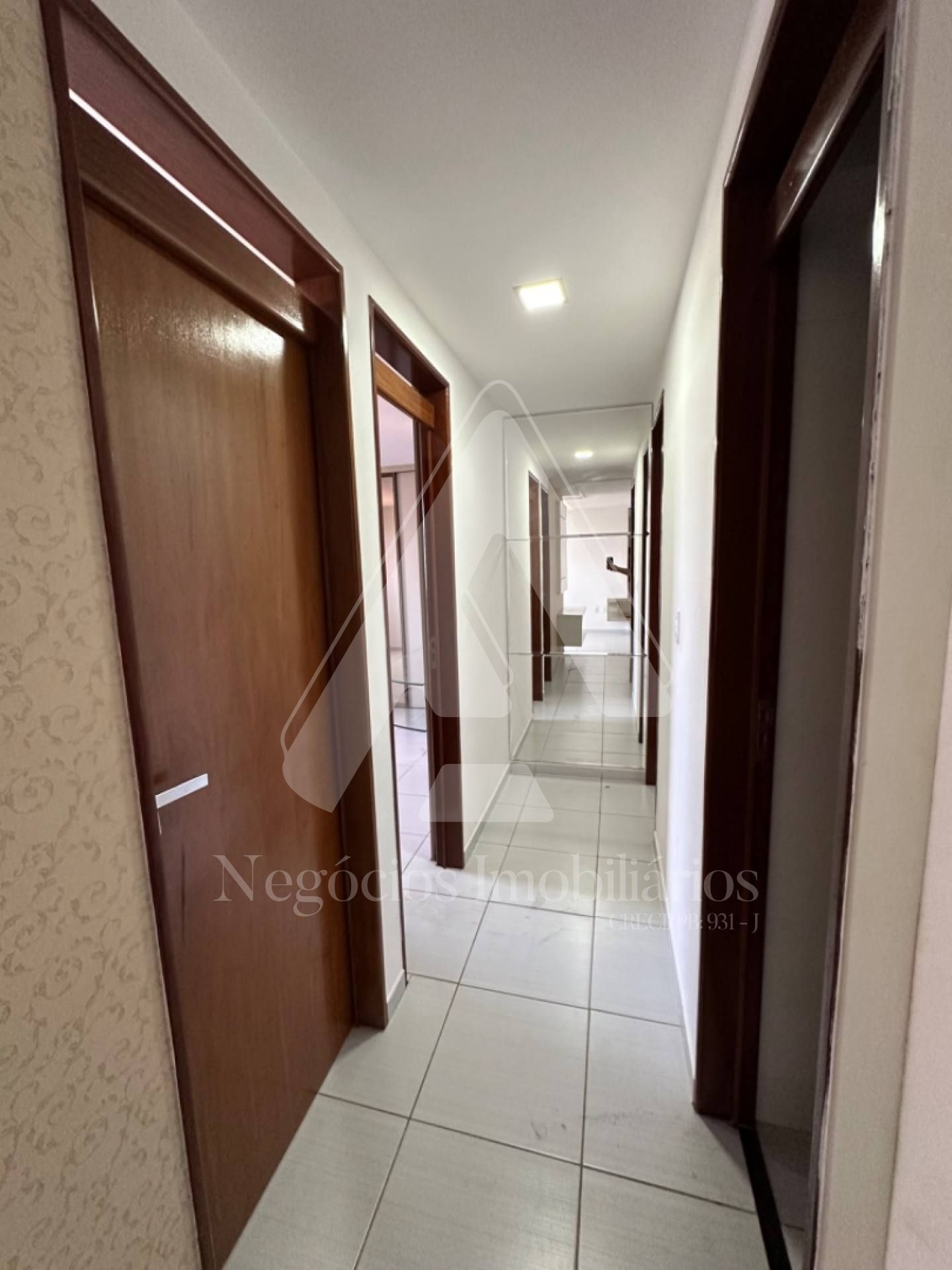 Apartamento à venda com 3 quartos, 92m² - Foto 2