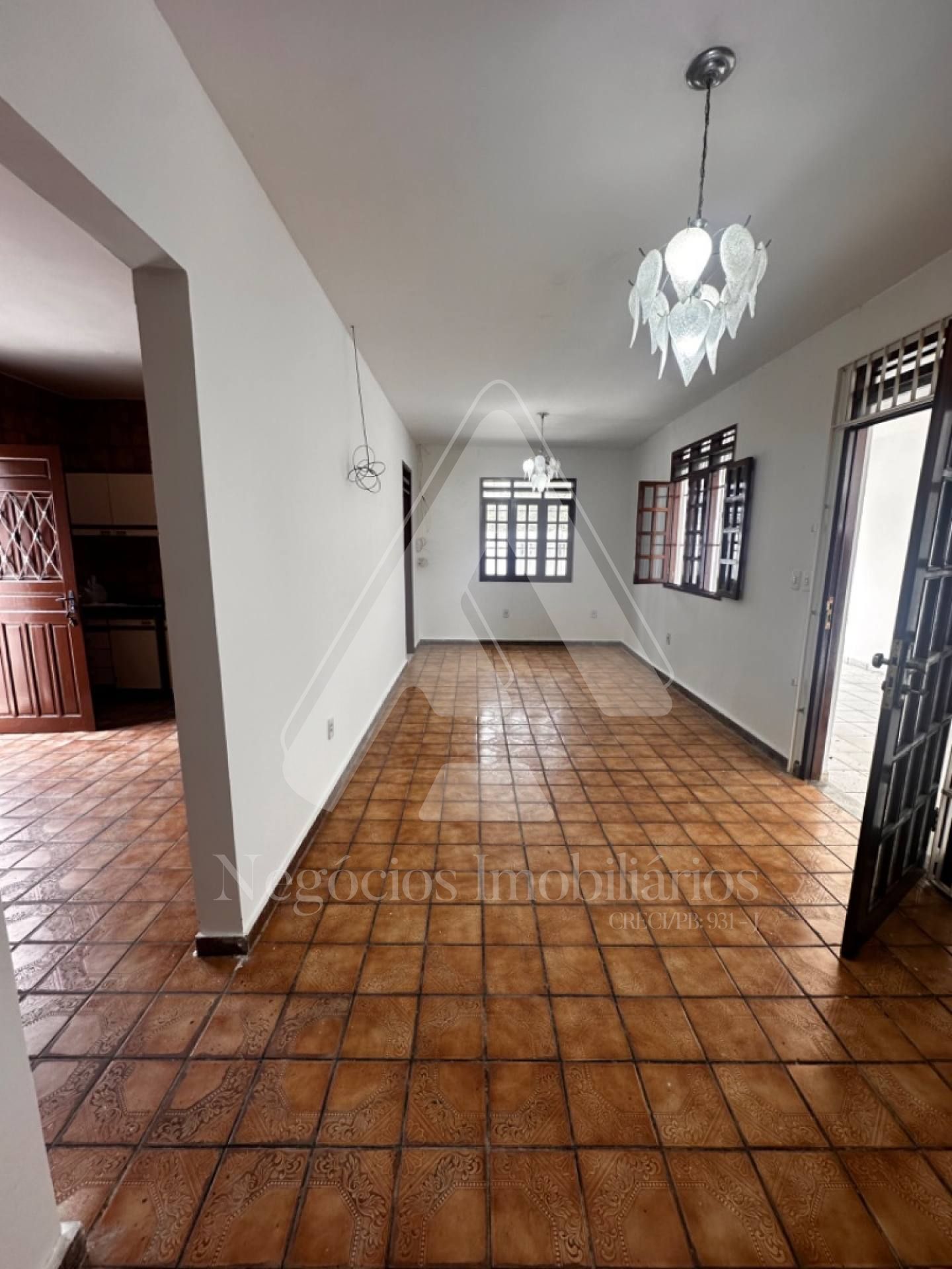 Casa à venda com 3 quartos, 430m² - Foto 2