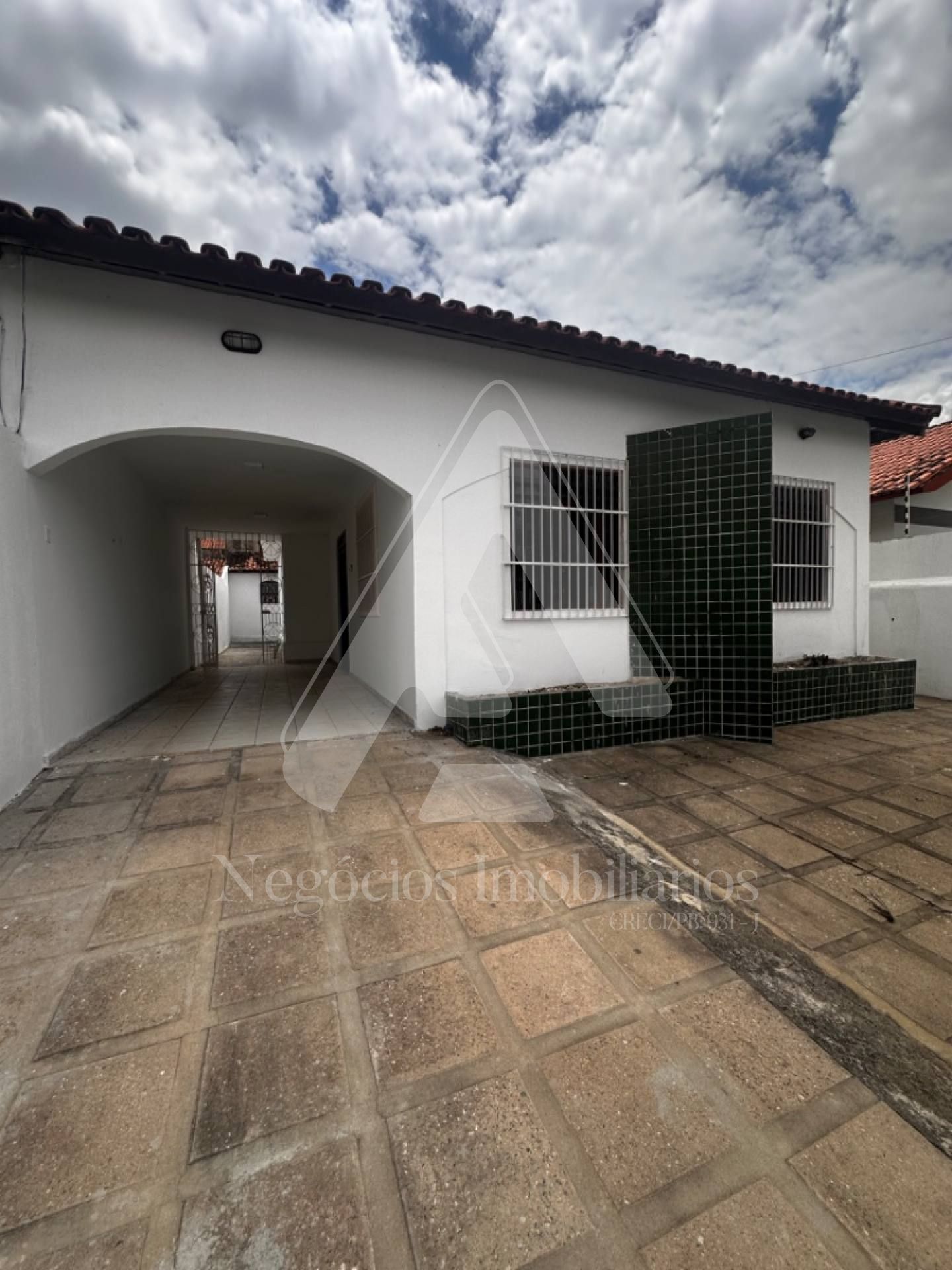 Casa à venda com 3 quartos, 430m² - Foto 1