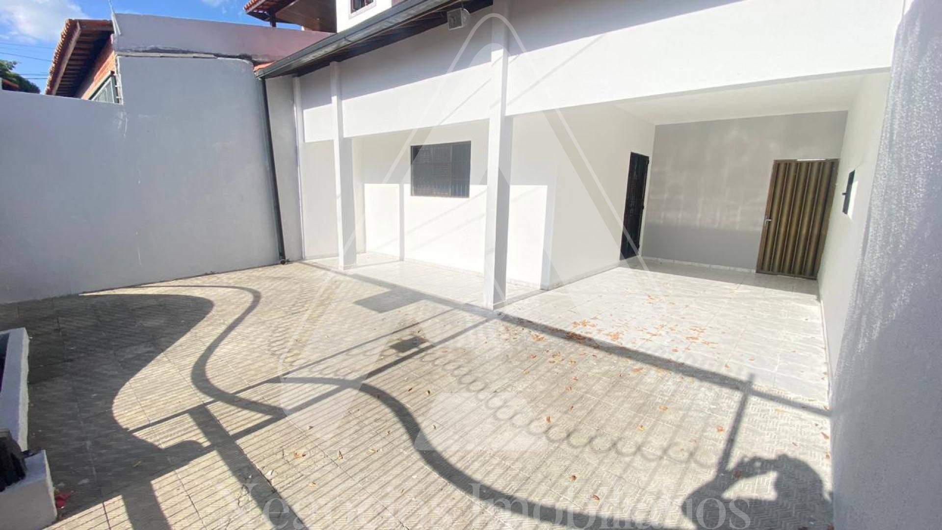 Casa à venda com 3 quartos, 240m² - Foto 2