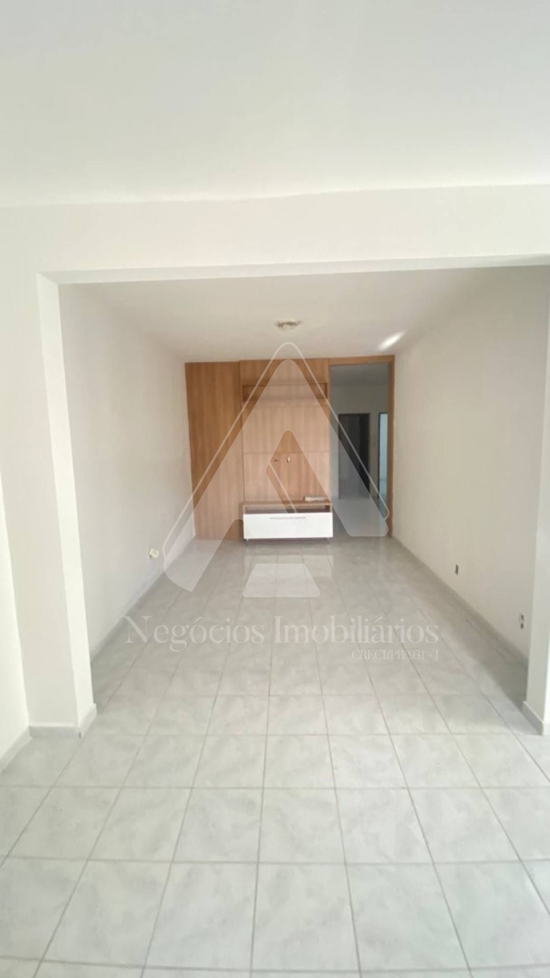 Casa à venda com 3 quartos, 240m² - Foto 3