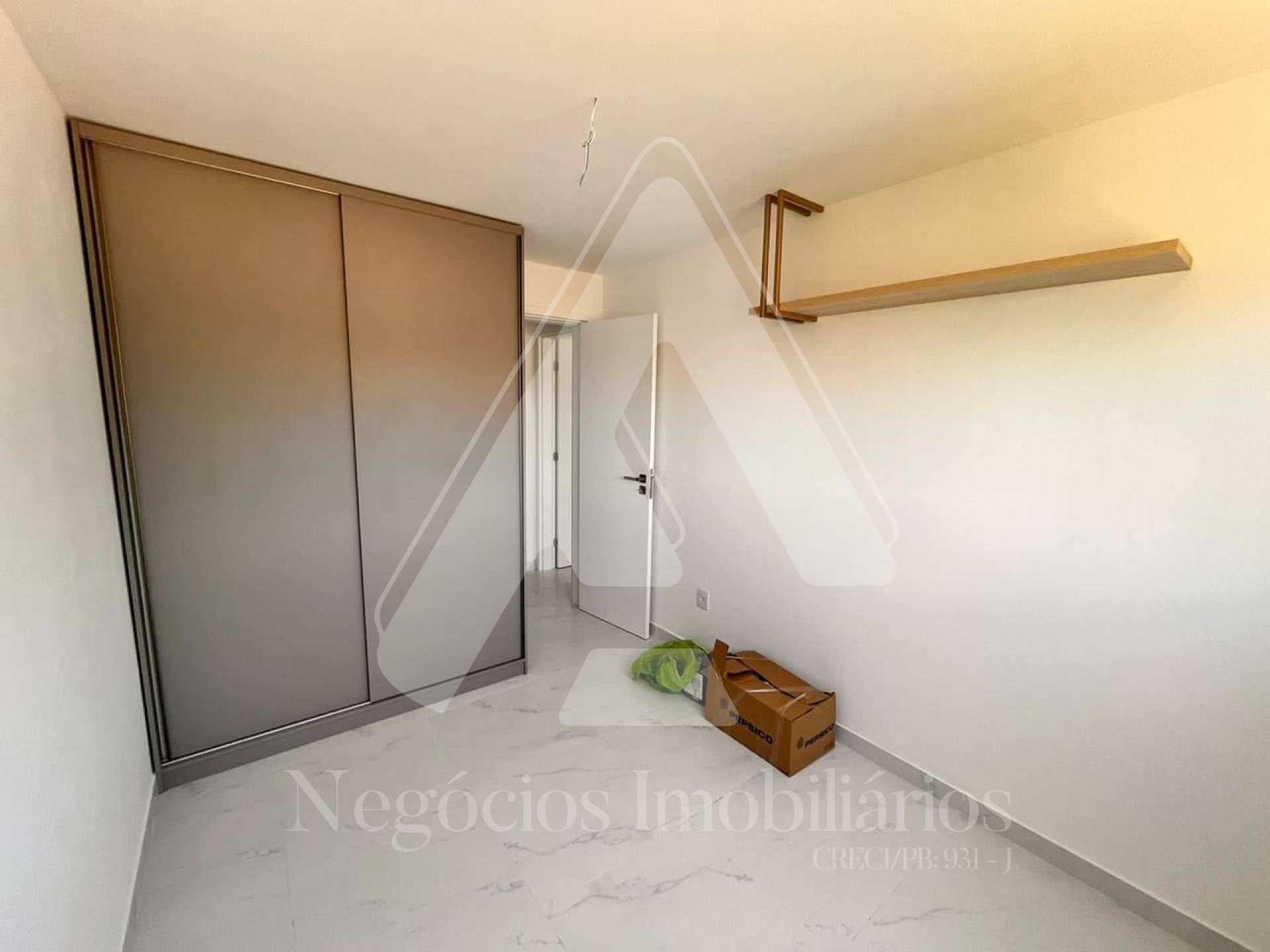 Apartamento à venda com 2 quartos, 65m² - Foto 3