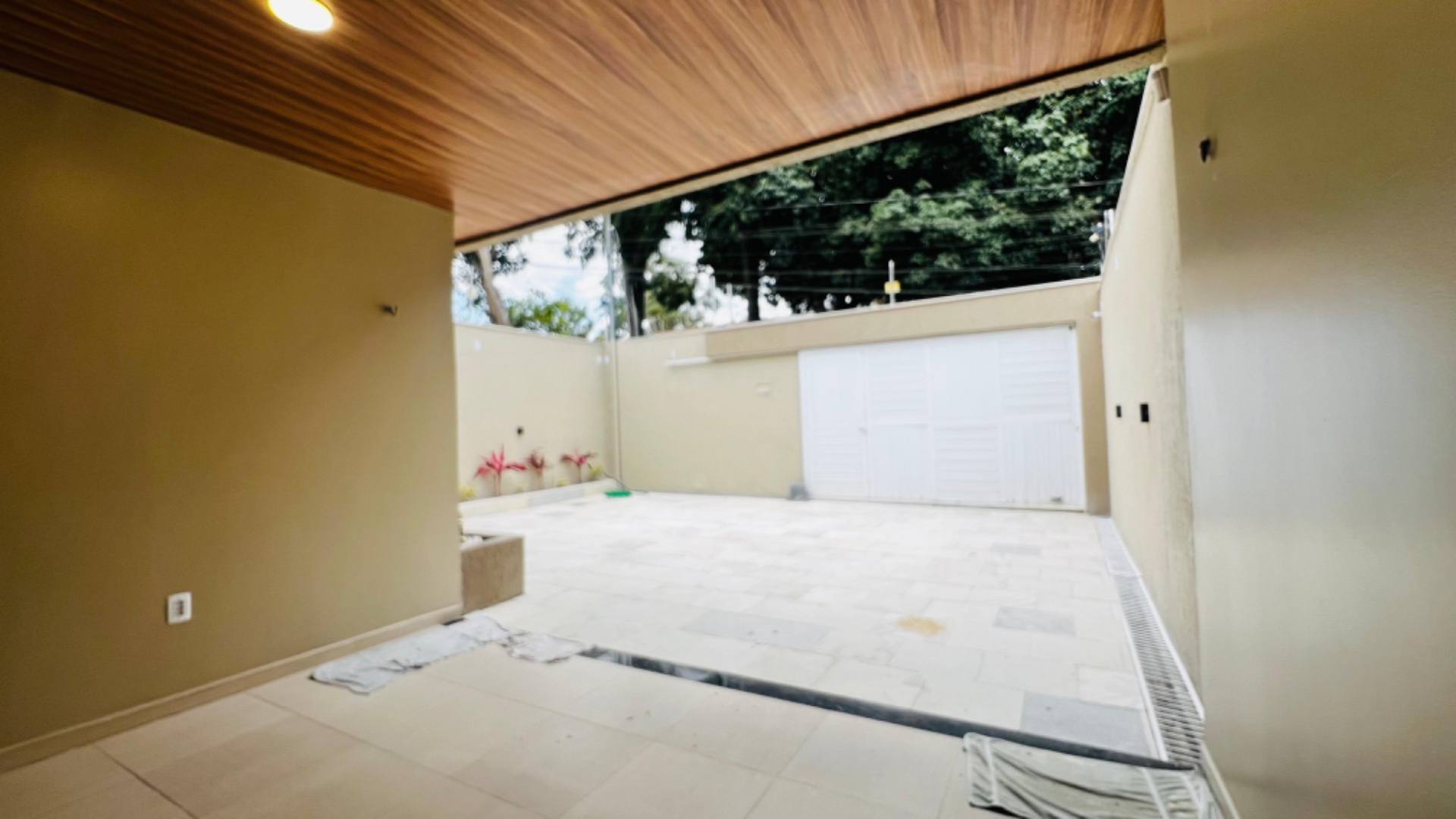 Casa à venda com 5 quartos, 211m² - Foto 2