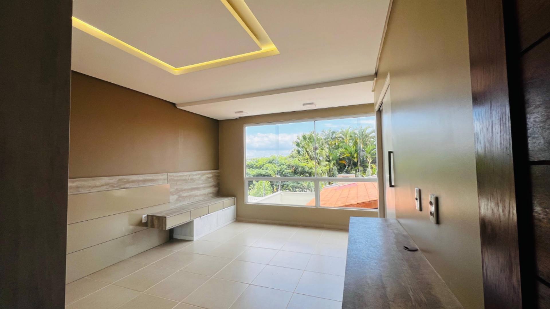 Casa à venda com 5 quartos, 211m² - Foto 8