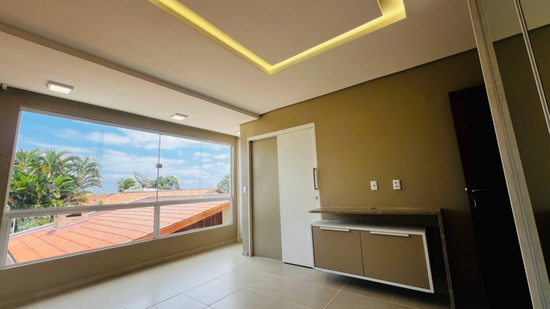 Casa à venda com 5 quartos, 211m² - Foto 9