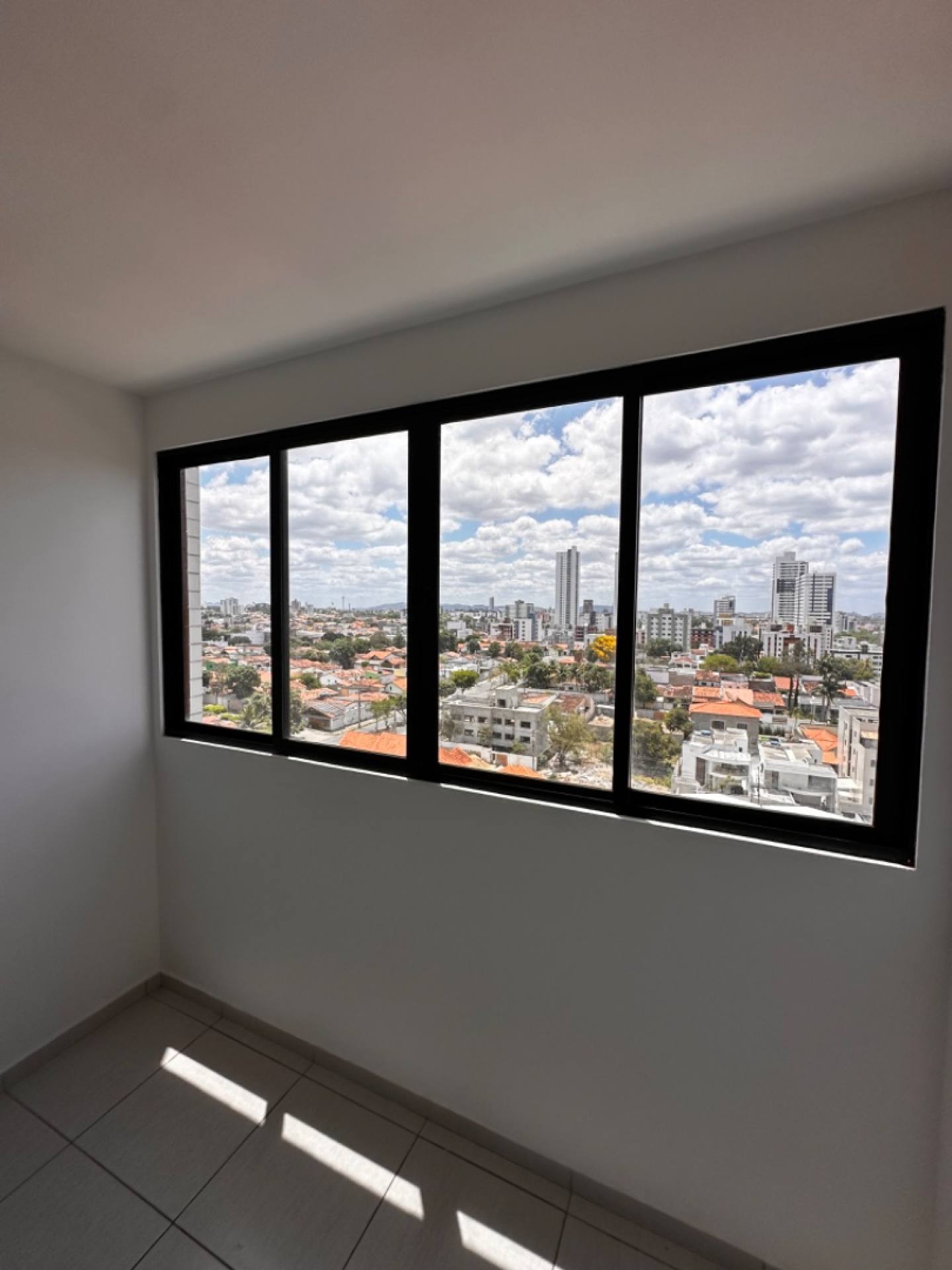 Apartamento à venda com 3 quartos, 75m² - Foto 10