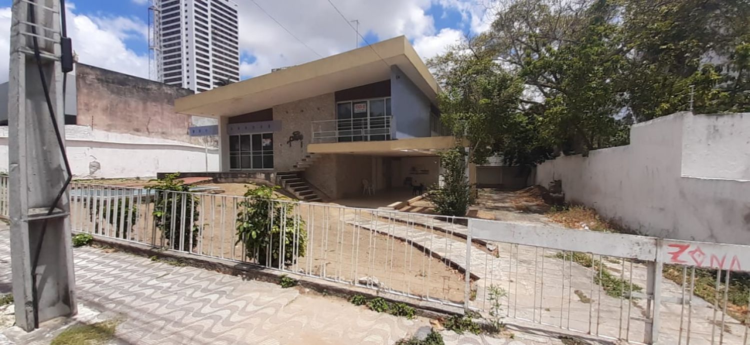 Casa à venda com 4 quartos, 1200m² - Foto 1