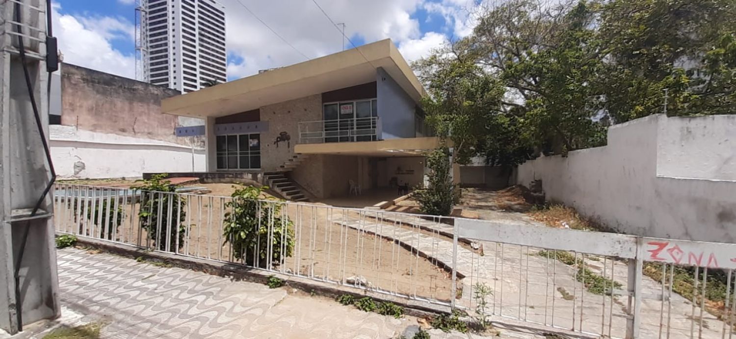 Casa à venda com 4 quartos, 1200m² - Foto 5