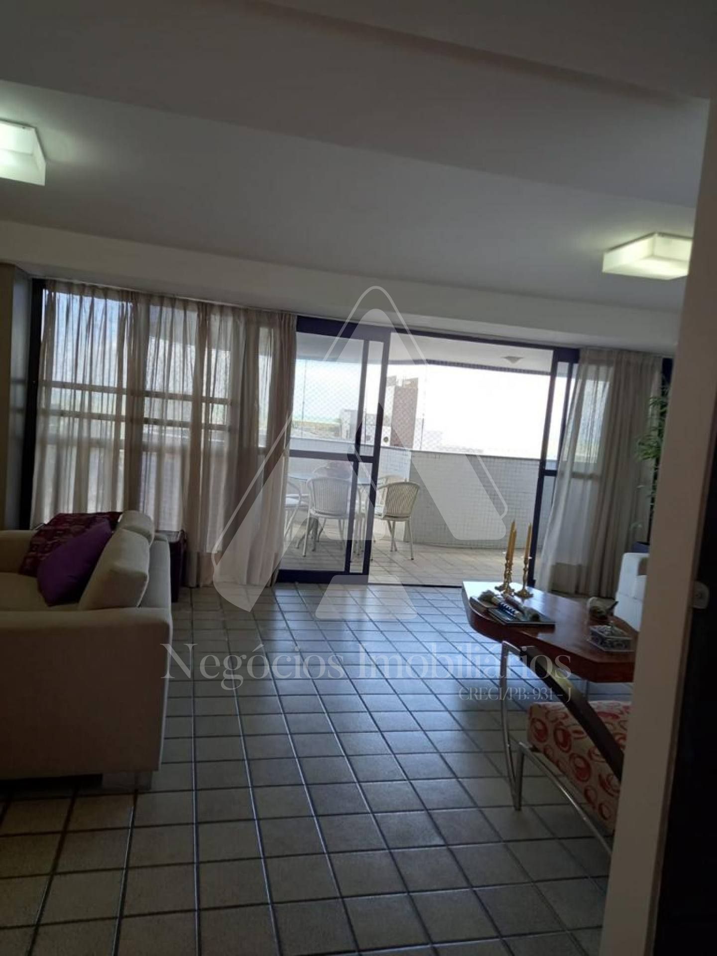 Apartamento à venda com 4 quartos, 240m² - Foto 4