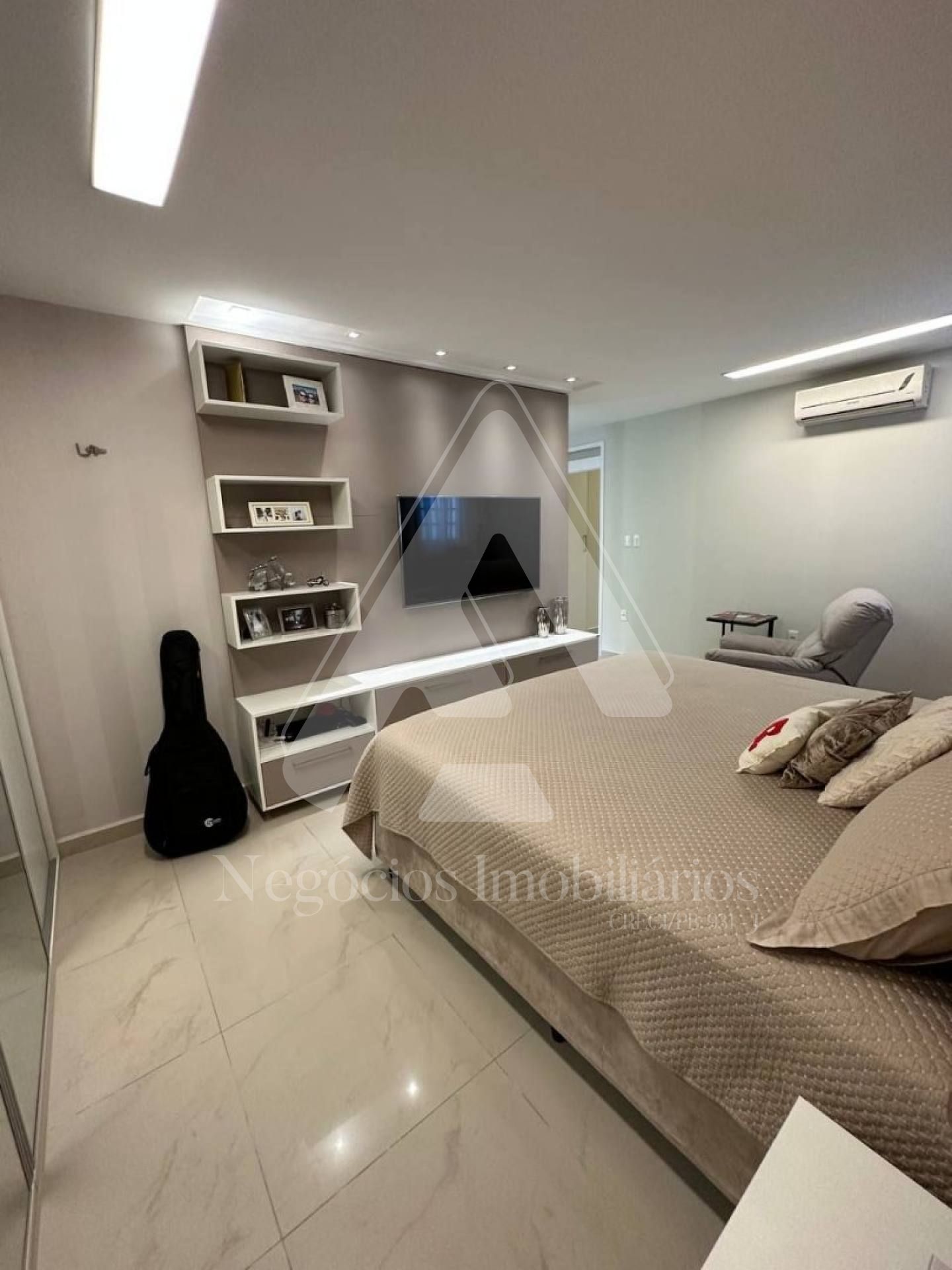 Casa à venda com 3 quartos, 206m² - Foto 10