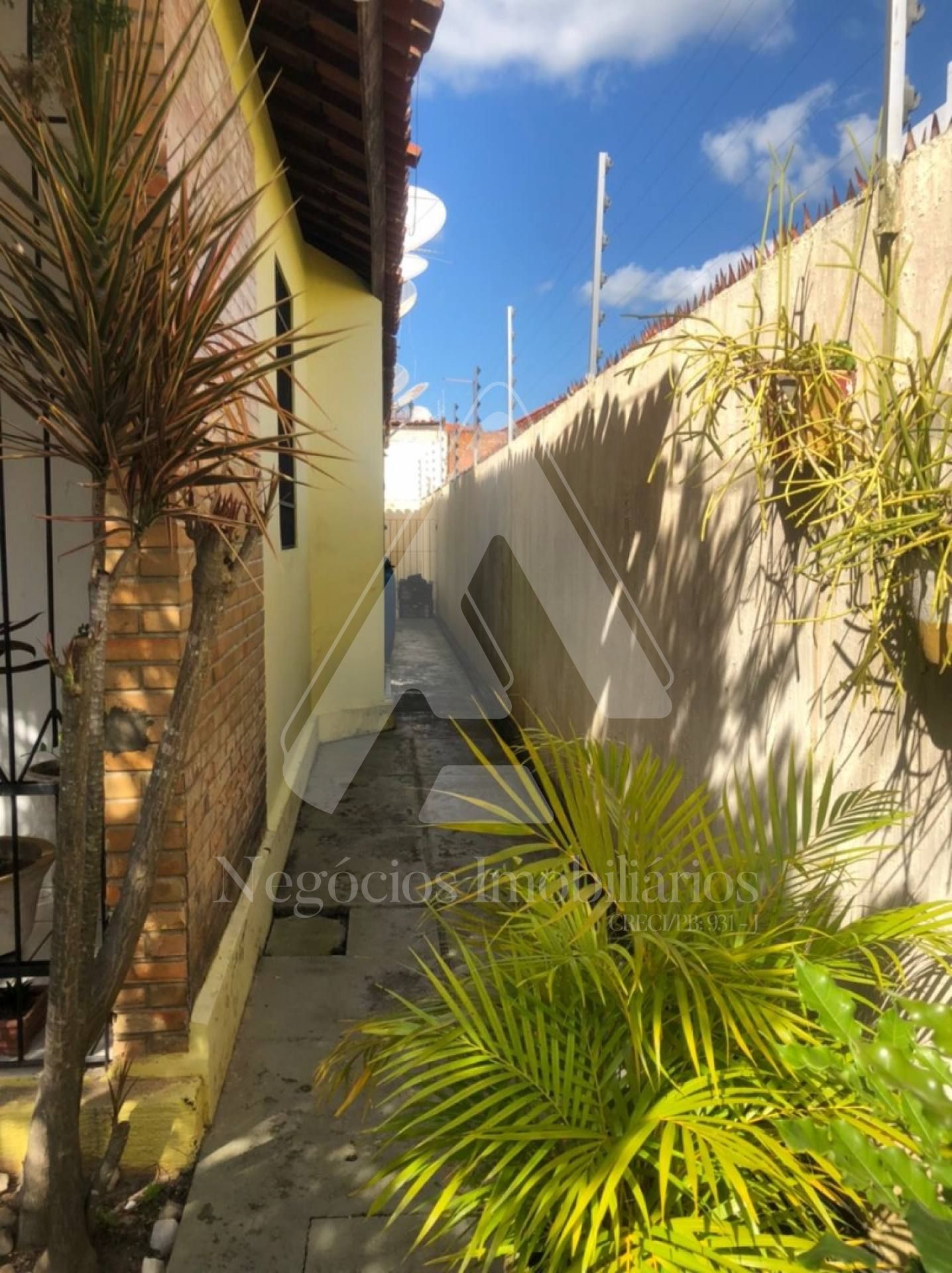 Casa à venda com 3 quartos, 250m² - Foto 4