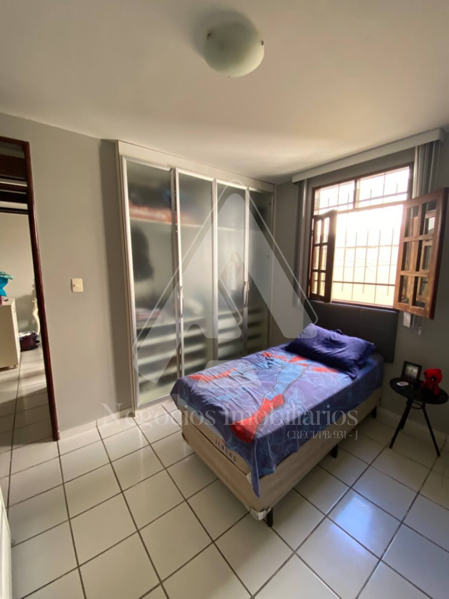 Casa à venda com 3 quartos, 250m² - Foto 17