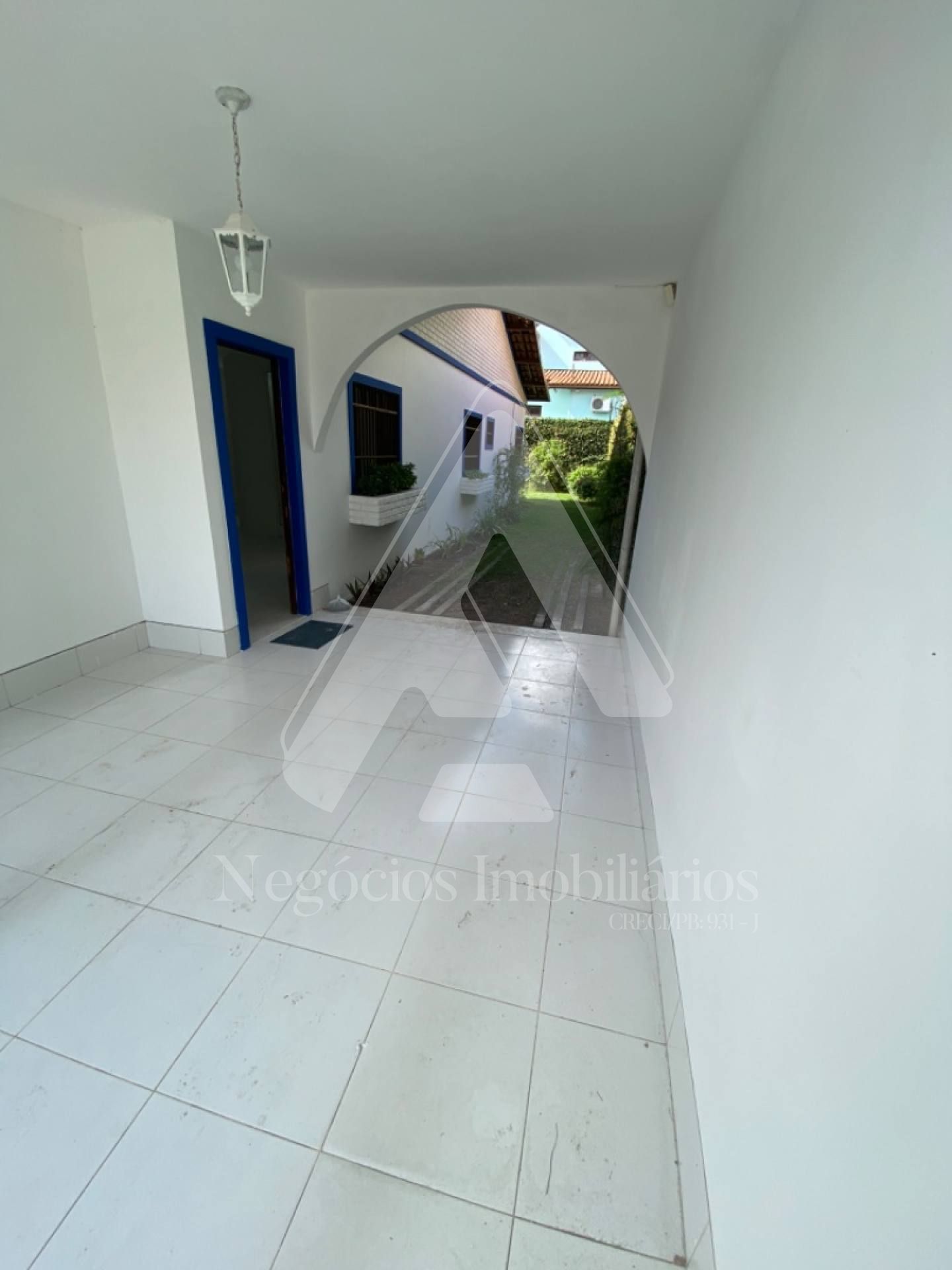 Casa à venda com 3 quartos, 360m² - Foto 2