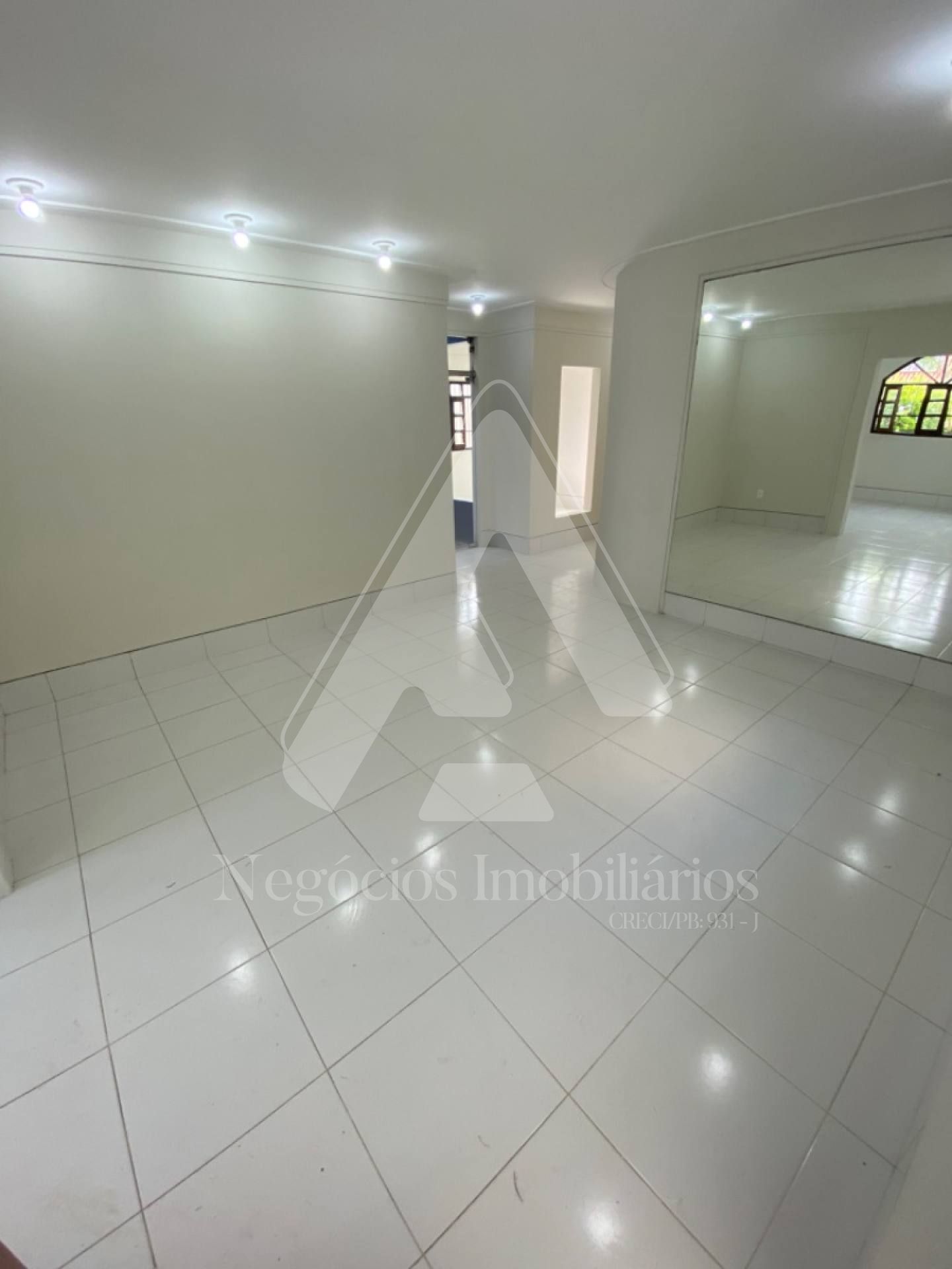 Casa à venda com 3 quartos, 360m² - Foto 3