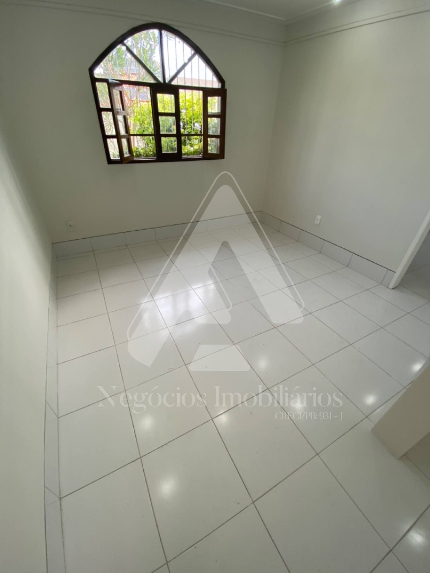 Casa à venda com 3 quartos, 360m² - Foto 4