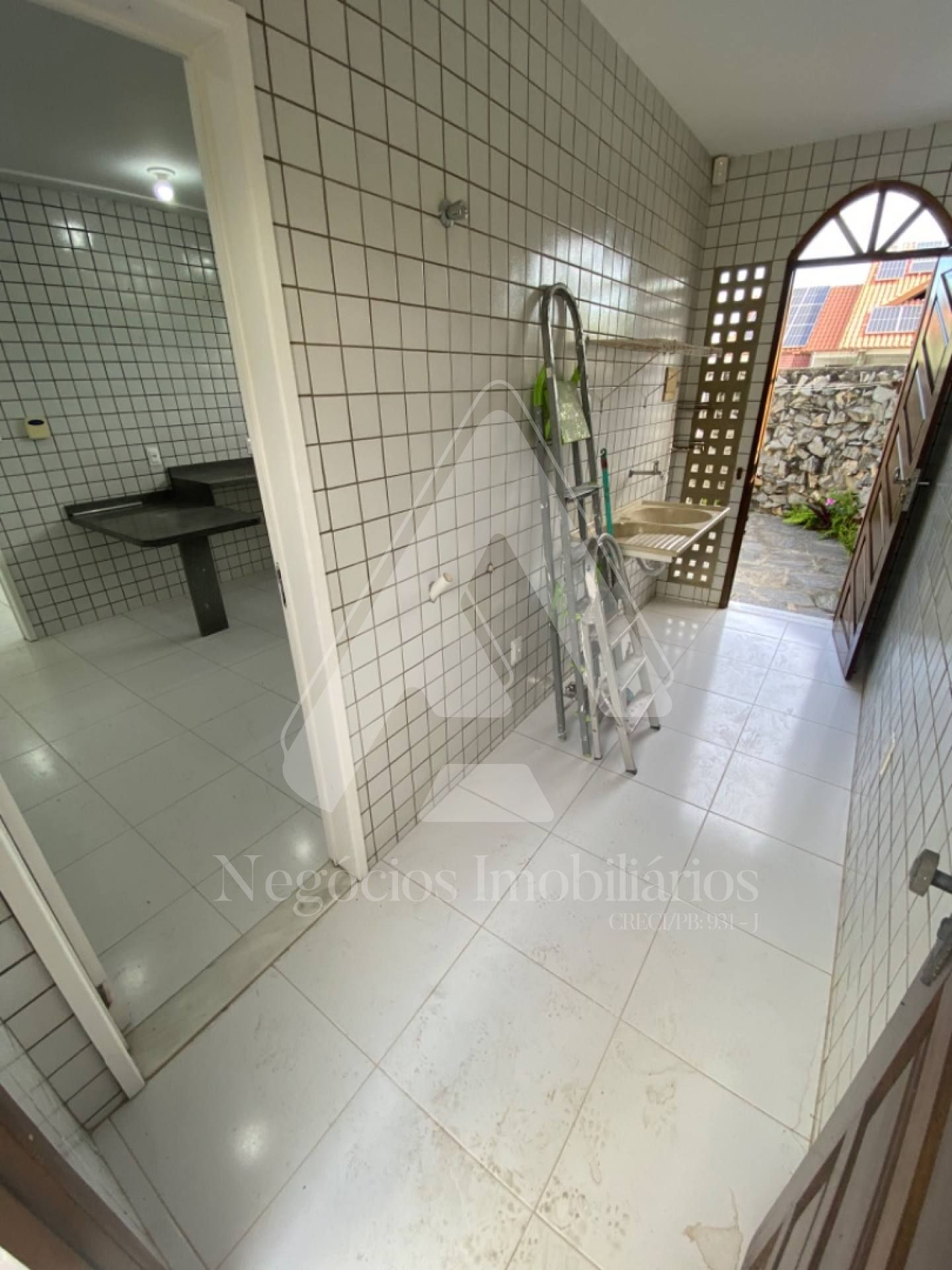 Casa à venda com 3 quartos, 360m² - Foto 7