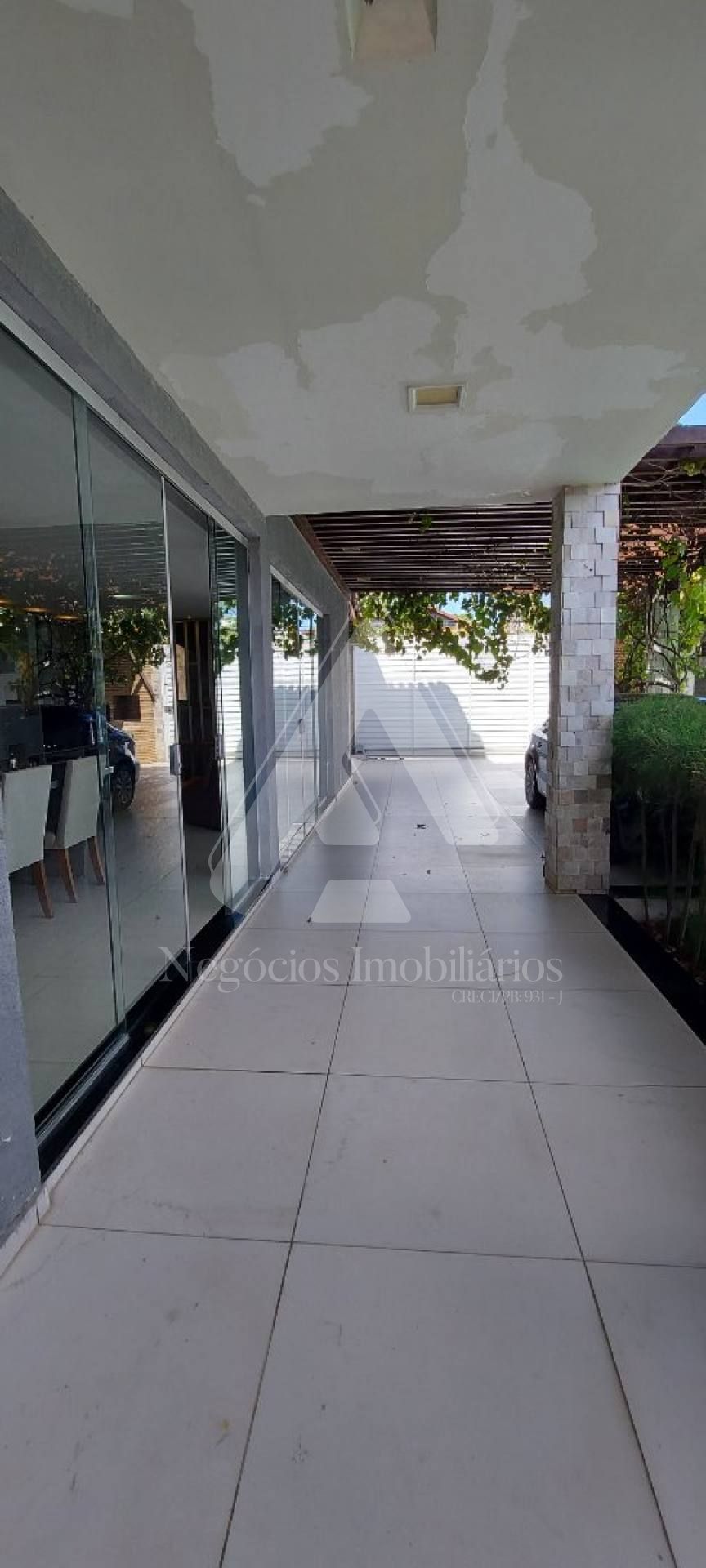 Casa à venda com 5 quartos, 440m² - Foto 2