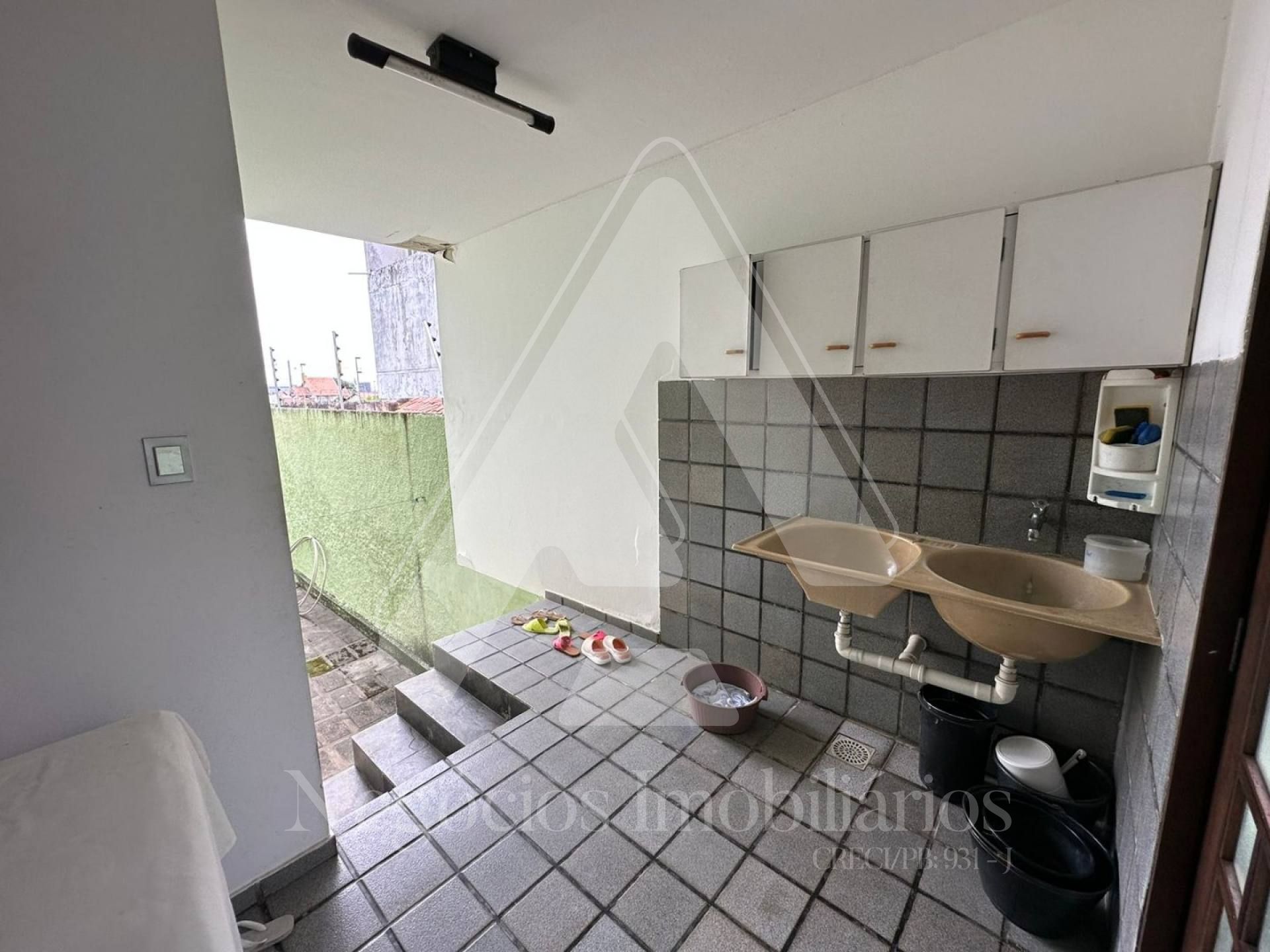 Casa à venda com 4 quartos, 281m² - Foto 8