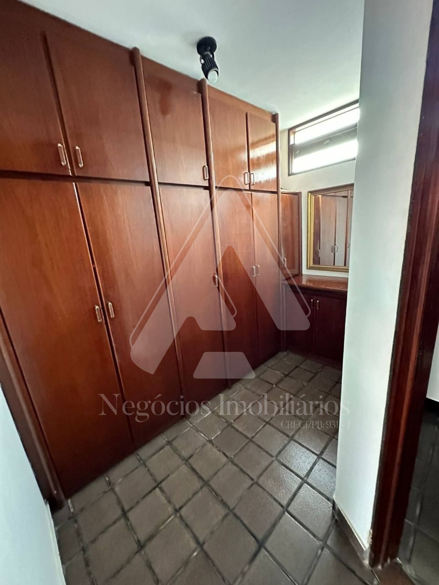 Casa à venda com 4 quartos, 281m² - Foto 11