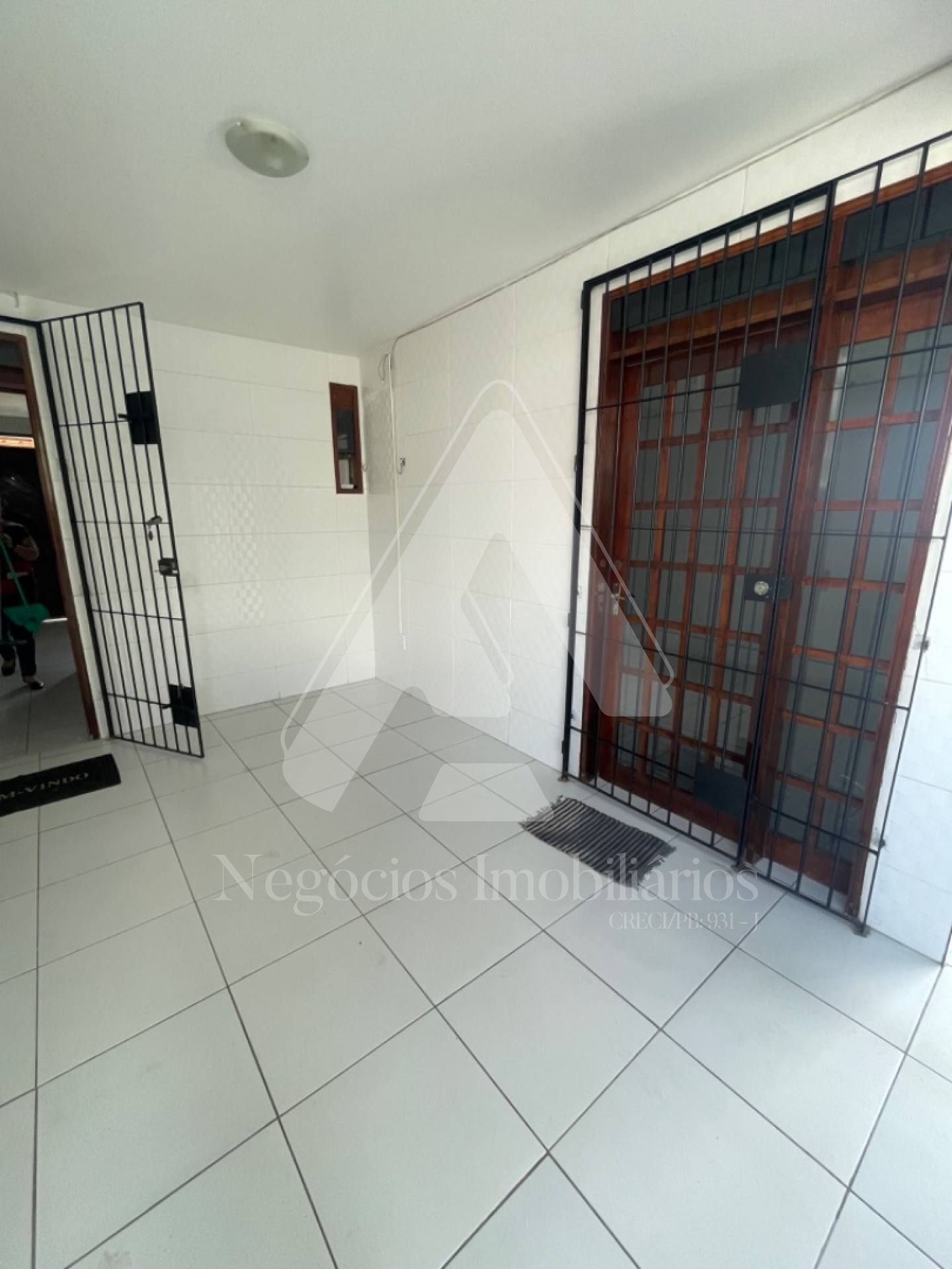 Casa para alugar com 4 quartos, 97m² - Foto 2